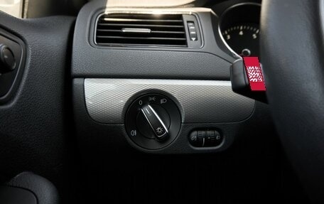 Volkswagen Jetta VI, 2015 год, 1 374 000 рублей, 13 фотография