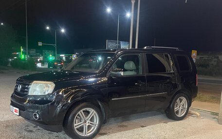 Honda Pilot III рестайлинг, 2014 год, 2 000 000 рублей, 2 фотография