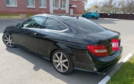 Mercedes-Benz C-Класс, 2011 год, 1 550 000 рублей, 4 фотография