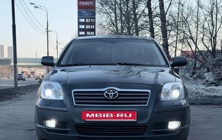 Toyota Avensis III рестайлинг, 2005 год, 625 000 рублей, 2 фотография