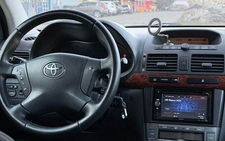 Toyota Avensis III рестайлинг, 2005 год, 625 000 рублей, 11 фотография