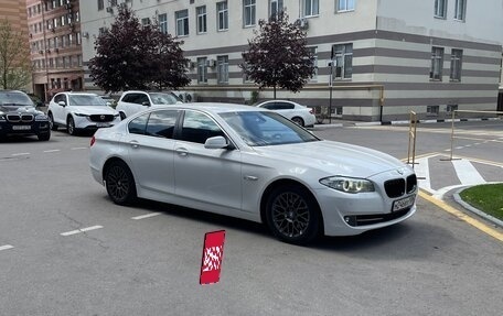 BMW 5 серия, 2011 год, 1 800 000 рублей, 2 фотография