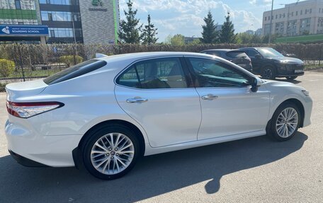 Toyota Camry, 2019 год, 2 850 000 рублей, 4 фотография