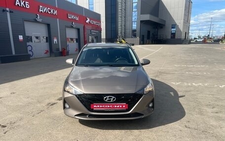 Hyundai Solaris II рестайлинг, 2021 год, 1 685 000 рублей, 4 фотография