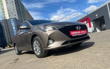 Hyundai Solaris II рестайлинг, 2021 год, 1 685 000 рублей, 20 фотография
