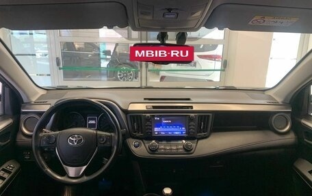 Toyota RAV4, 2019 год, 2 900 500 рублей, 11 фотография