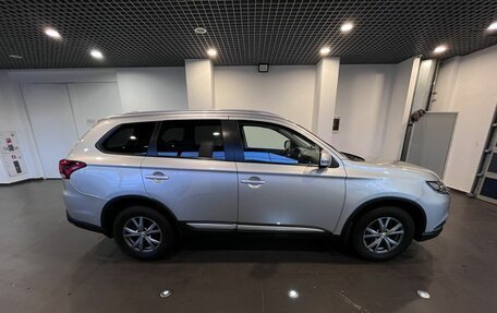 Mitsubishi Outlander III рестайлинг 3, 2019 год, 2 542 000 рублей, 2 фотография
