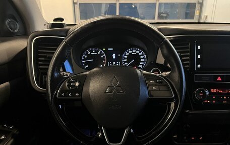 Mitsubishi Outlander III рестайлинг 3, 2019 год, 2 542 000 рублей, 10 фотография