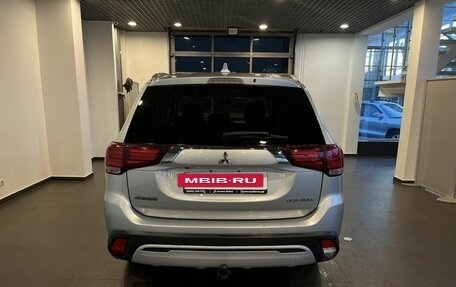 Mitsubishi Outlander III рестайлинг 3, 2019 год, 2 542 000 рублей, 4 фотография