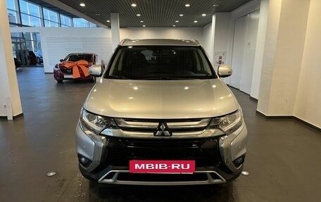 Mitsubishi Outlander III рестайлинг 3, 2019 год, 2 542 000 рублей, 8 фотография
