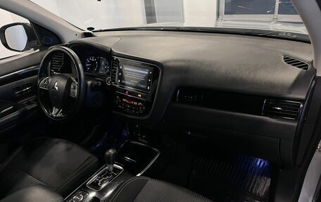 Mitsubishi Outlander III рестайлинг 3, 2019 год, 2 542 000 рублей, 12 фотография