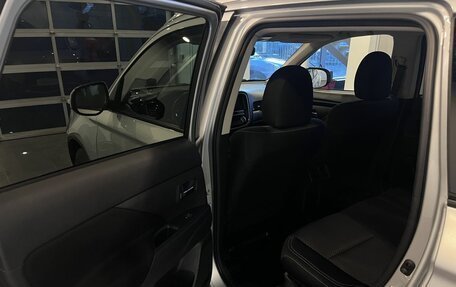 Mitsubishi Outlander III рестайлинг 3, 2019 год, 2 542 000 рублей, 22 фотография