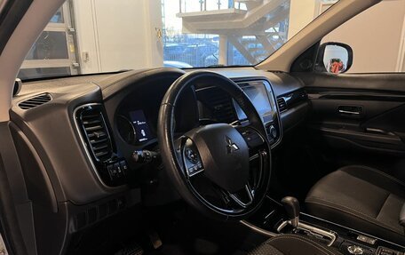 Mitsubishi Outlander III рестайлинг 3, 2019 год, 2 542 000 рублей, 21 фотография