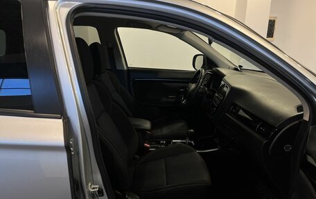 Mitsubishi Outlander III рестайлинг 3, 2019 год, 2 542 000 рублей, 27 фотография