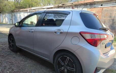 Toyota Vitz, 2017 год, 945 000 рублей, 6 фотография