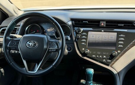 Toyota Camry, 2021 год, 2 850 000 рублей, 16 фотография