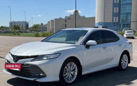 Toyota Camry, 2021 год, 2 850 000 рублей, 3 фотография