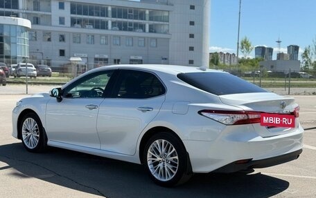 Toyota Camry, 2021 год, 2 850 000 рублей, 4 фотография