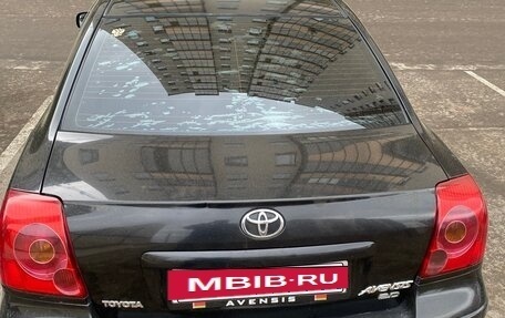 Toyota Avensis III рестайлинг, 2004 год, 875 000 рублей, 5 фотография