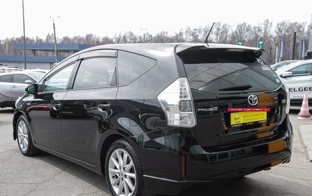Toyota Prius Alpha I (ZVW40/41), 2013 год, 1 335 000 рублей, 2 фотография