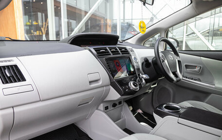 Toyota Prius Alpha I (ZVW40/41), 2013 год, 1 335 000 рублей, 18 фотография