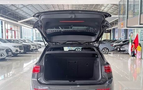 Volkswagen Golf VIII, 2022 год, 1 620 000 рублей, 16 фотография