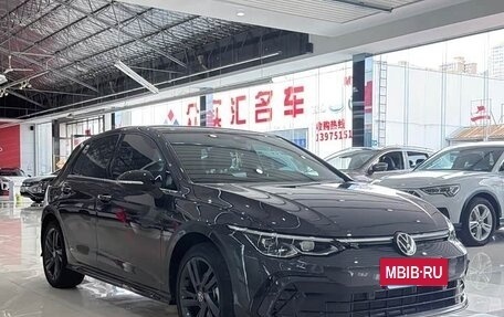 Volkswagen Golf VIII, 2022 год, 1 620 000 рублей, 3 фотография