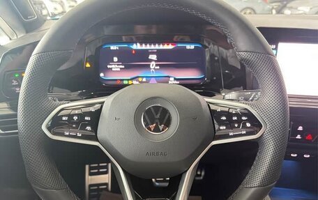 Volkswagen Golf VIII, 2022 год, 1 620 000 рублей, 13 фотография