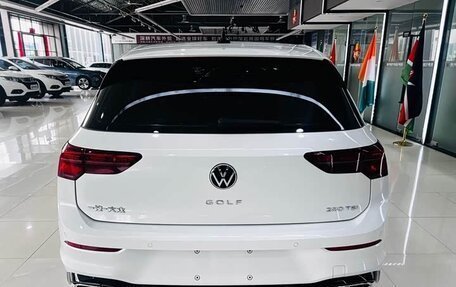 Volkswagen Golf VIII, 2022 год, 1 600 000 рублей, 13 фотография