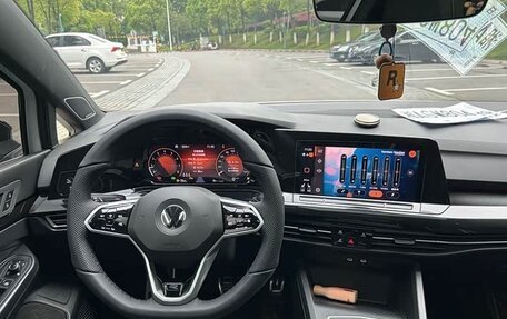 Volkswagen Golf VIII, 2022 год, 1 605 000 рублей, 12 фотография