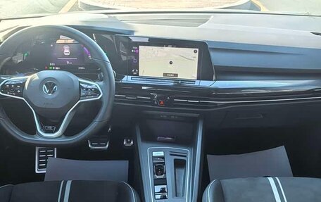 Volkswagen Golf VIII, 2022 год, 1 600 000 рублей, 4 фотография