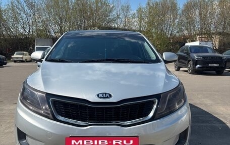 KIA Rio III рестайлинг, 2014 год, 550 000 рублей, 2 фотография