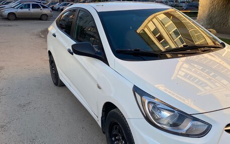 Hyundai Solaris II рестайлинг, 2011 год, 454 000 рублей, 2 фотография