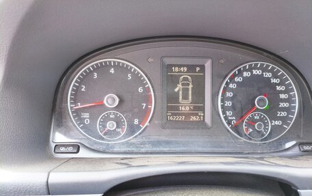 Volkswagen Touran III, 2012 год, 999 000 рублей, 10 фотография