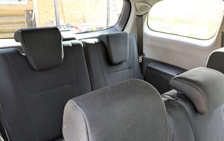 Toyota Wish II, 2010 год, 1 300 000 рублей, 17 фотография