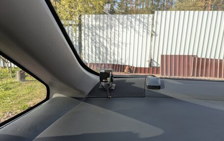 Toyota Wish II, 2010 год, 1 300 000 рублей, 21 фотография