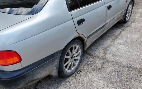 Toyota Carina E, 1997 год, 235 000 рублей, 3 фотография