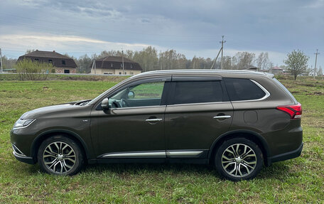 Mitsubishi Outlander III рестайлинг 3, 2018 год, 2 850 000 рублей, 6 фотография