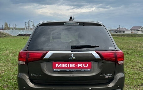 Mitsubishi Outlander III рестайлинг 3, 2018 год, 2 850 000 рублей, 4 фотография