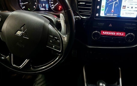 Mitsubishi Outlander III рестайлинг 3, 2018 год, 2 850 000 рублей, 11 фотография