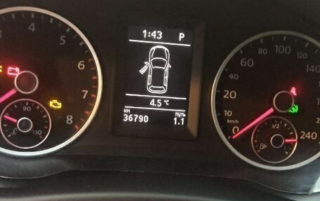 Volkswagen Tiguan I, 2016 год, 2 600 000 рублей, 7 фотография