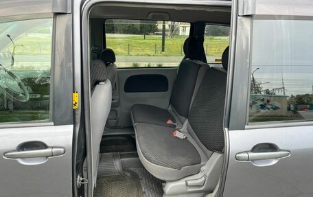 Toyota Sienta I, 2010 год, 719 000 рублей, 11 фотография