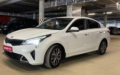 KIA Rio IV, 2021 год, 1 950 000 рублей, 1 фотография