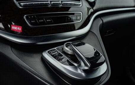 Mercedes-Benz V-Класс, 2017 год, 2 990 000 рублей, 9 фотография