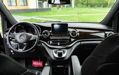 Mercedes-Benz V-Класс, 2017 год, 2 990 000 рублей, 11 фотография