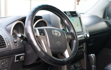 Toyota Land Cruiser Prado 150 рестайлинг 2, 2010 год, 3 000 000 рублей, 5 фотография