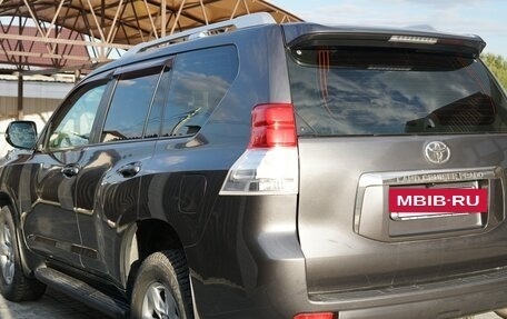 Toyota Land Cruiser Prado 150 рестайлинг 2, 2010 год, 3 000 000 рублей, 14 фотография