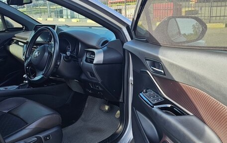 Toyota C-HR I рестайлинг, 2019 год, 1 572 000 рублей, 9 фотография