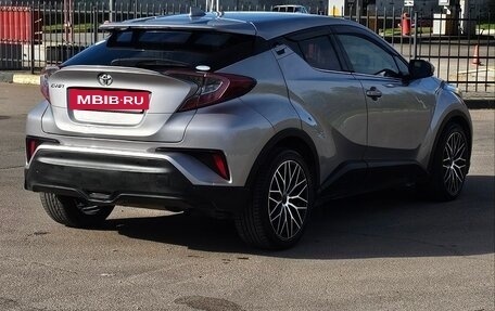 Toyota C-HR I рестайлинг, 2019 год, 1 572 000 рублей, 4 фотография