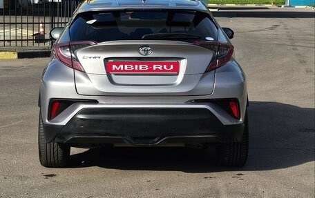 Toyota C-HR I рестайлинг, 2019 год, 1 572 000 рублей, 6 фотография